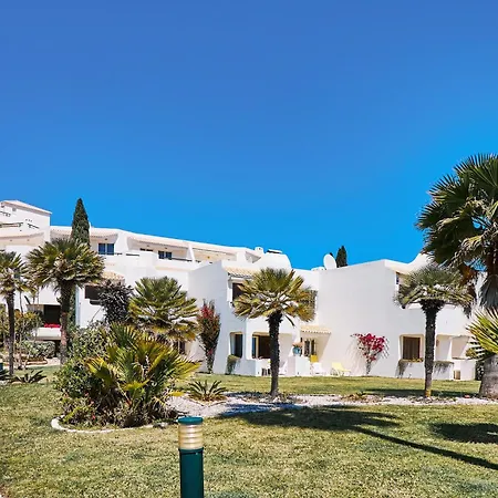 Club Nautilus Tessa Ueber 2 Etagen *